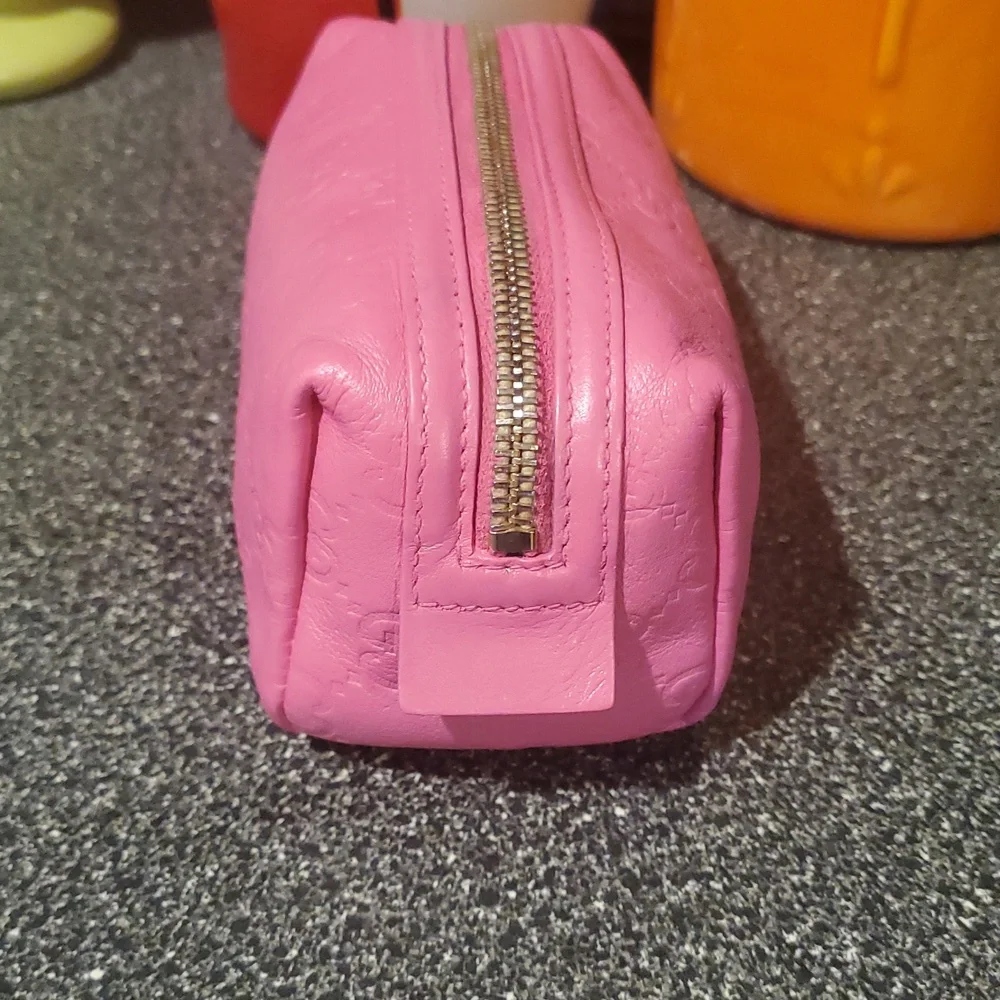 Gucci Momogram Bag Pouch - Picture 7 of 15